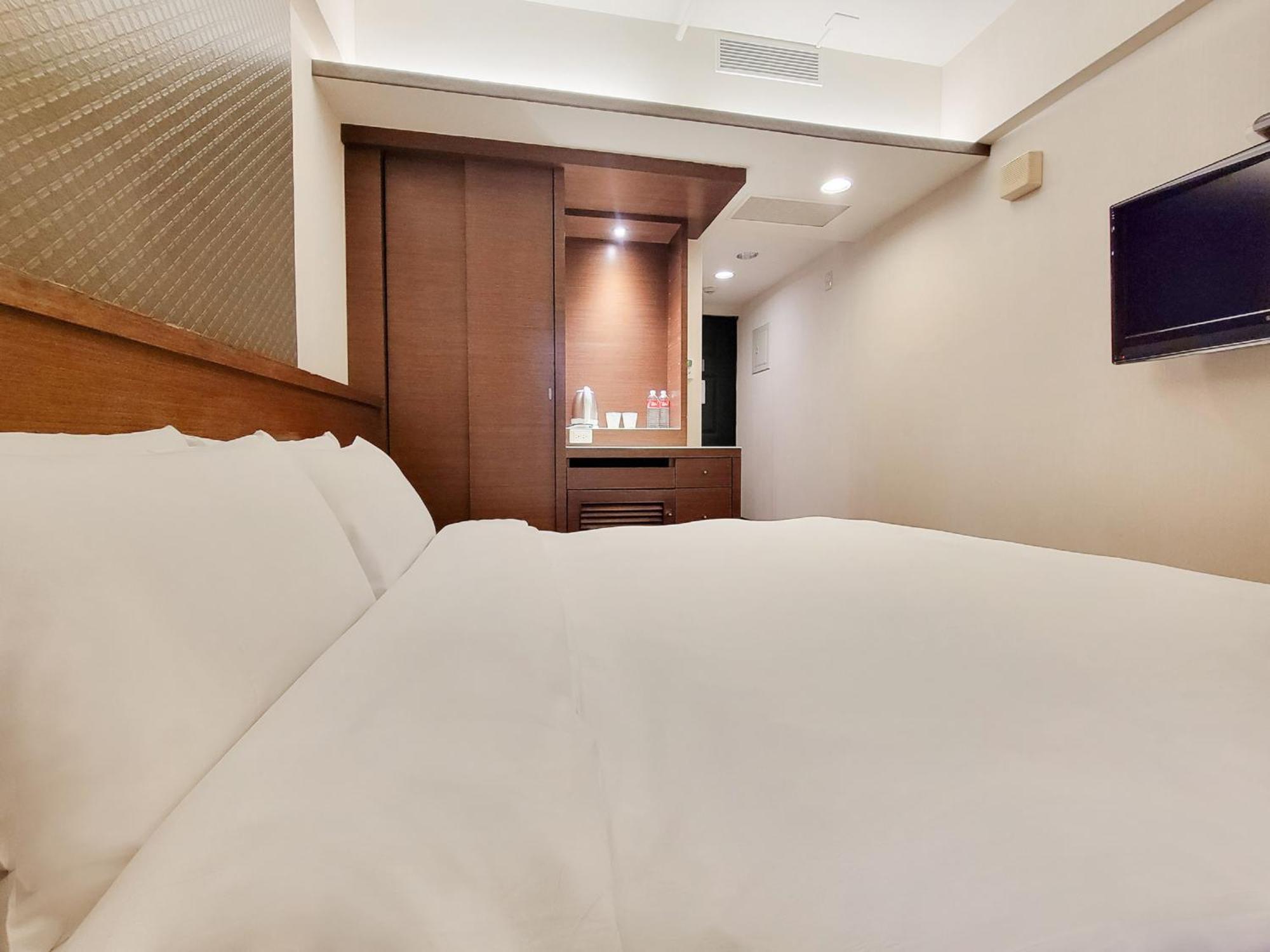 Check Inn Express Taichung Fengchia Exterior foto