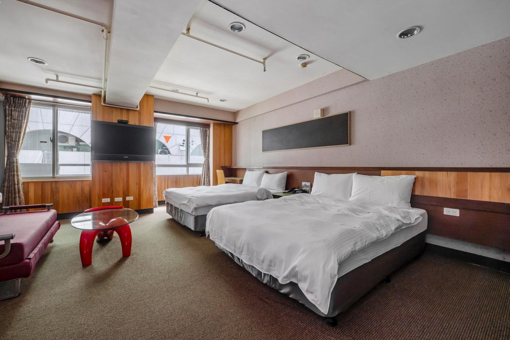 Check Inn Express Taichung Fengchia Exterior foto