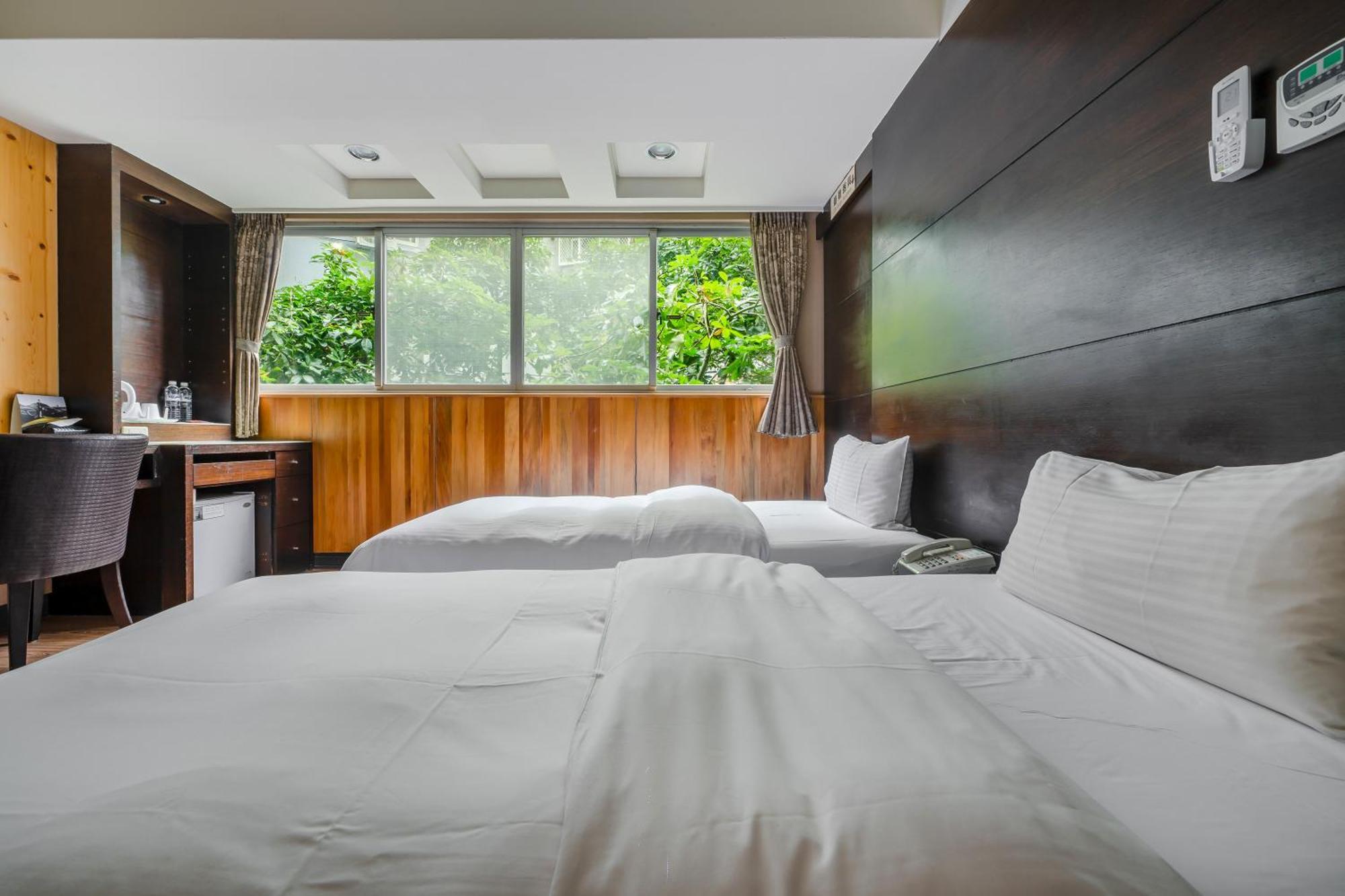 Check Inn Express Taichung Fengchia Exterior foto