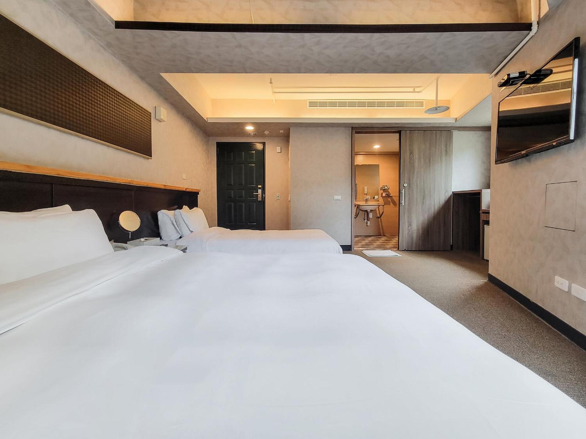 Check Inn Express Taichung Fengchia Exterior foto