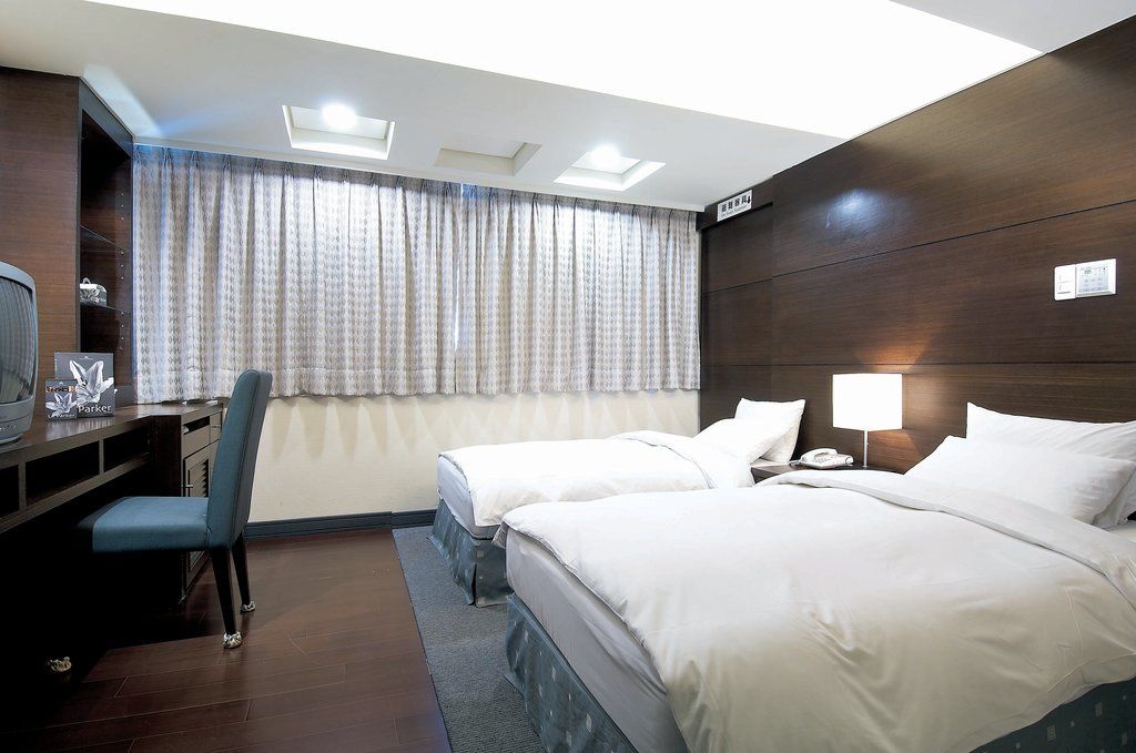 Check Inn Express Taichung Fengchia Exterior foto